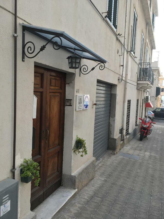 B&B Fuori Squadro - In Centro Con Terrazza Relax Vista Mare เรจโจ ดี คาลาเบีย ภายนอก รูปภาพ
